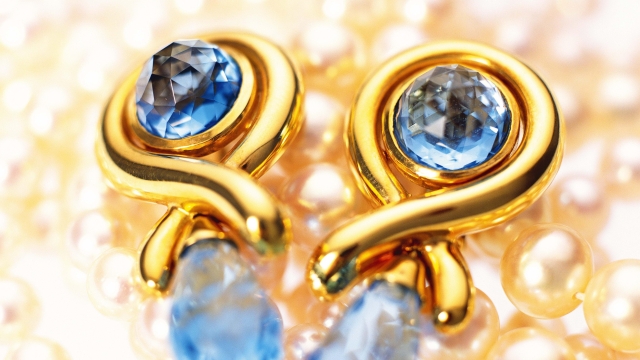 Dazzling Elegance: Exploring the Allure of Gold Jewelry