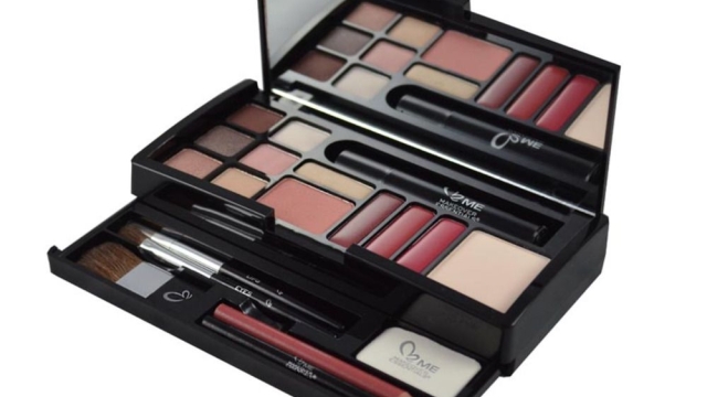 10 Must-Have Makeup Essentials for Effortless Glam