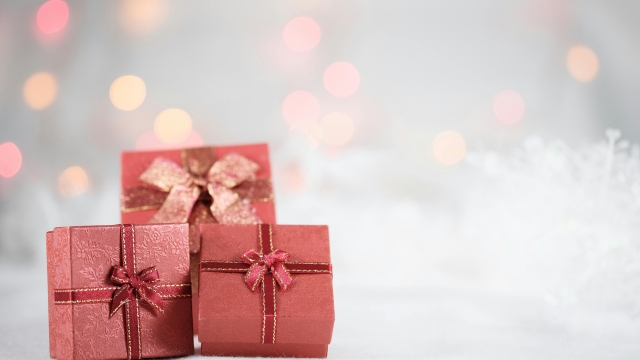 Unwrapping Joy: The Art of Thoughtful Gift-Giving